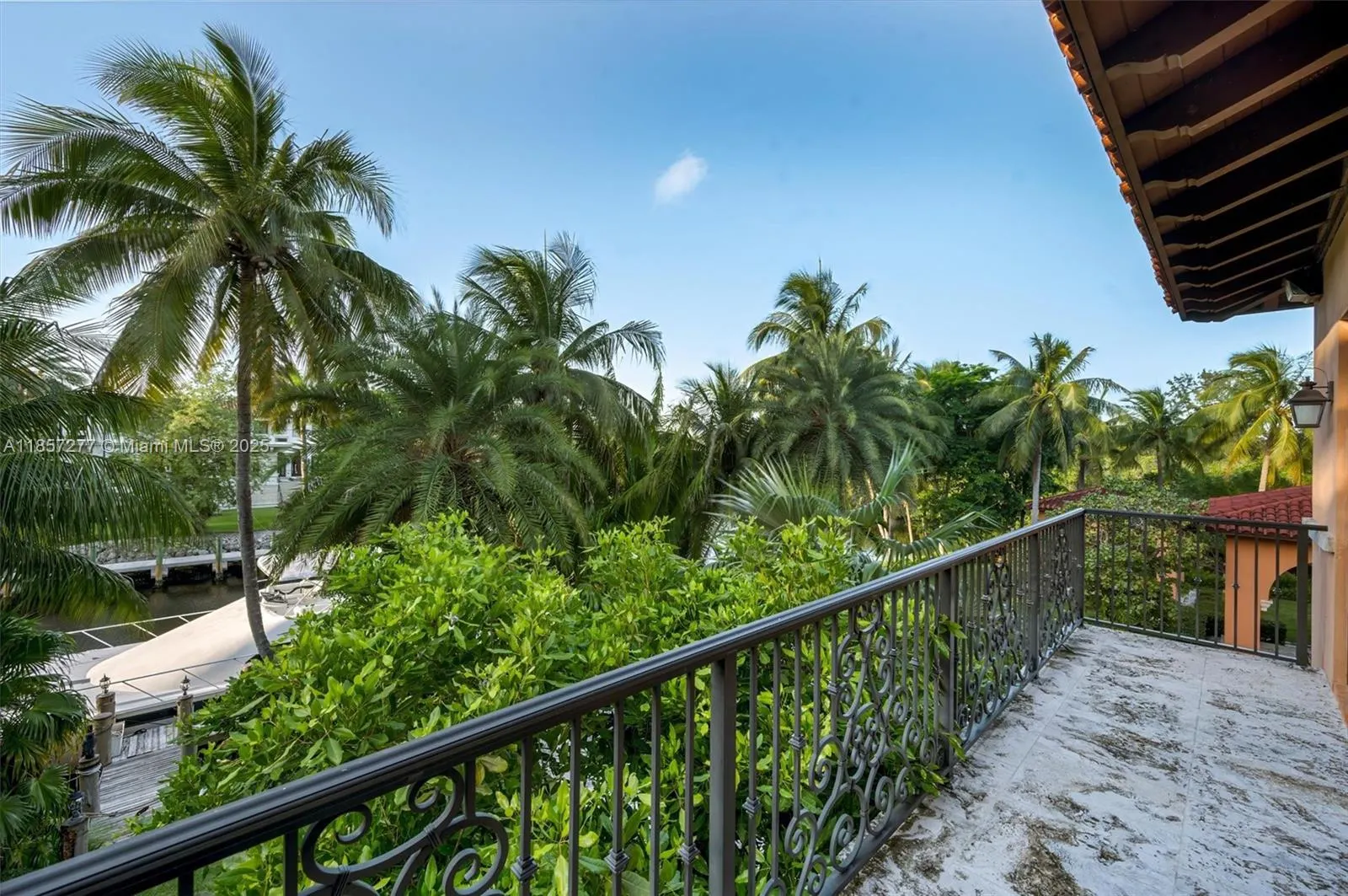 221 Casuarina Concourse