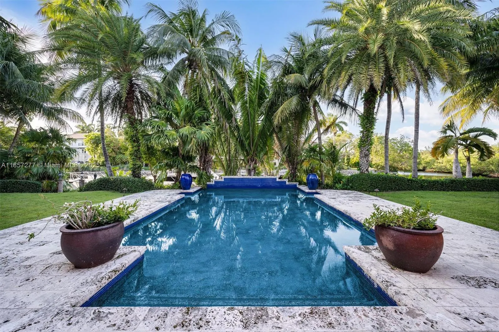 221 Casuarina Concourse