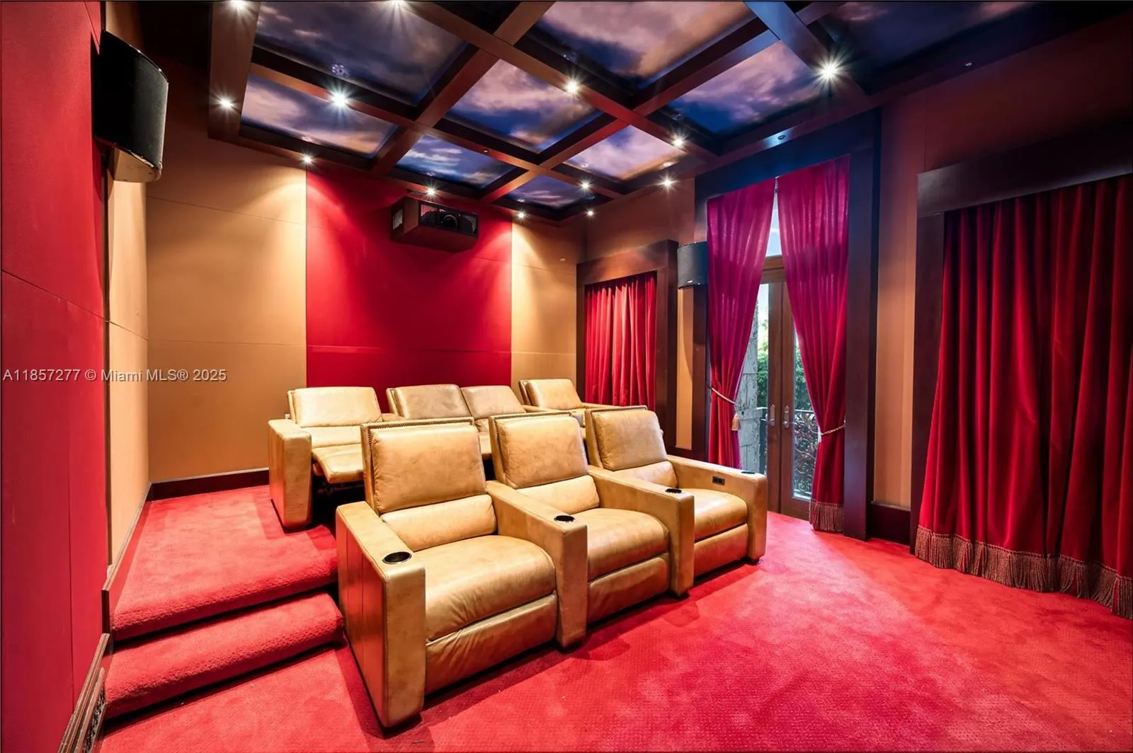 221 Casuarina Concourse