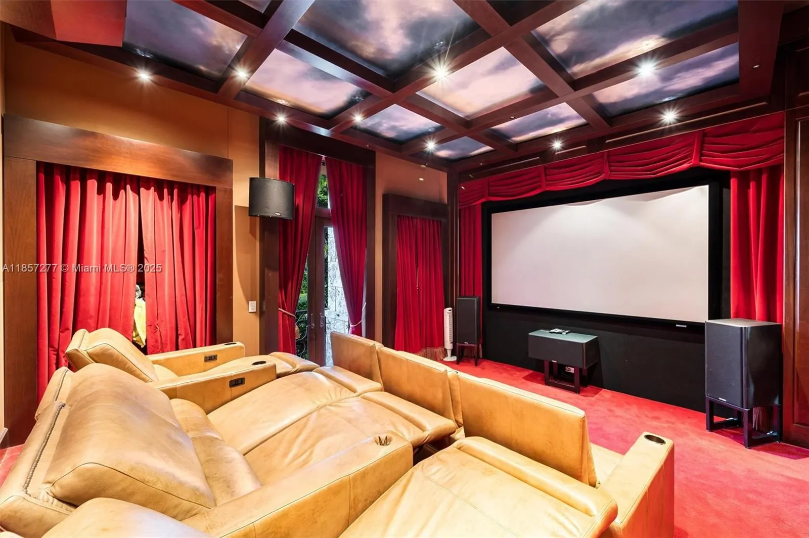 221 Casuarina Concourse