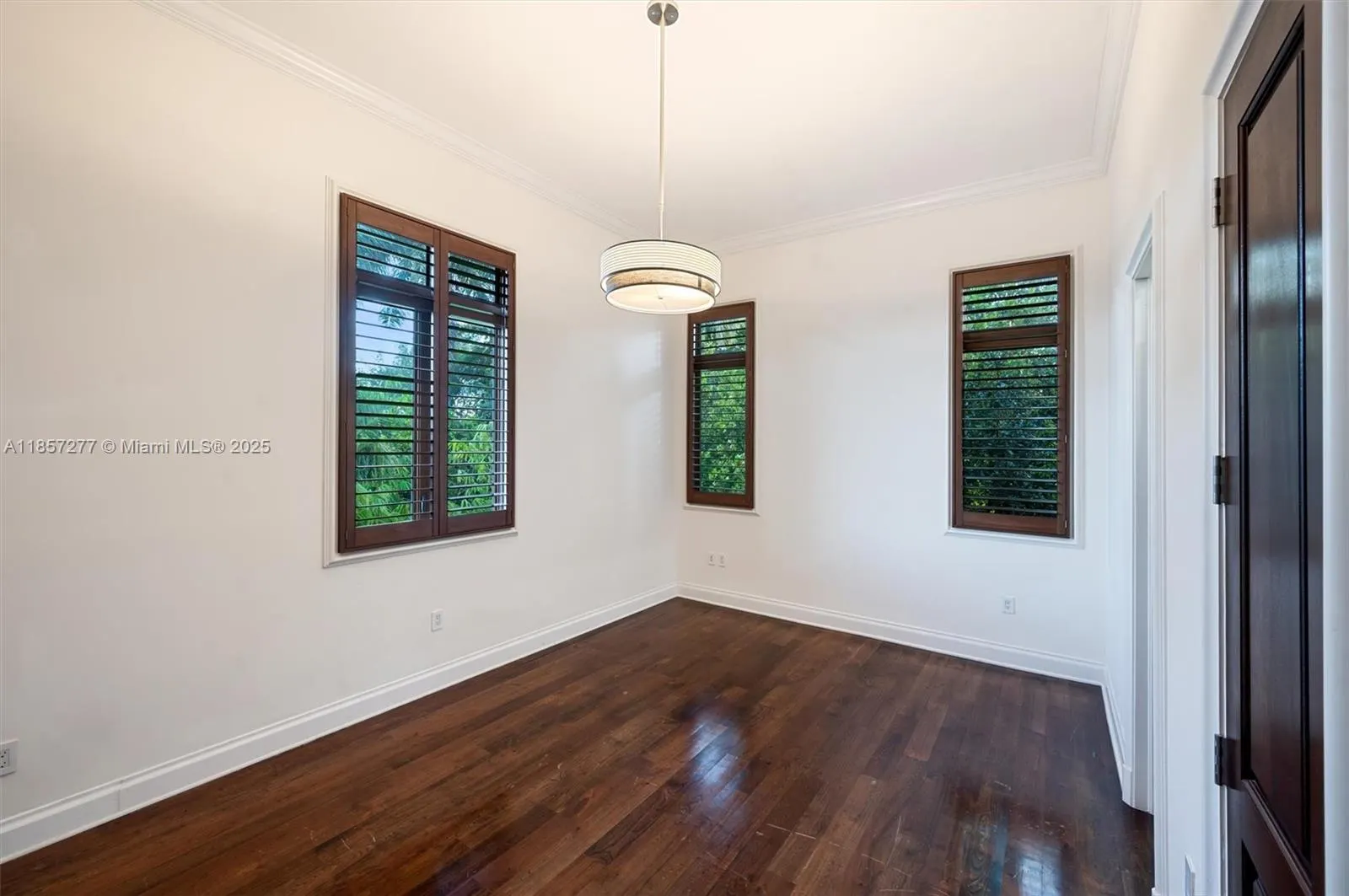 221 Casuarina Concourse