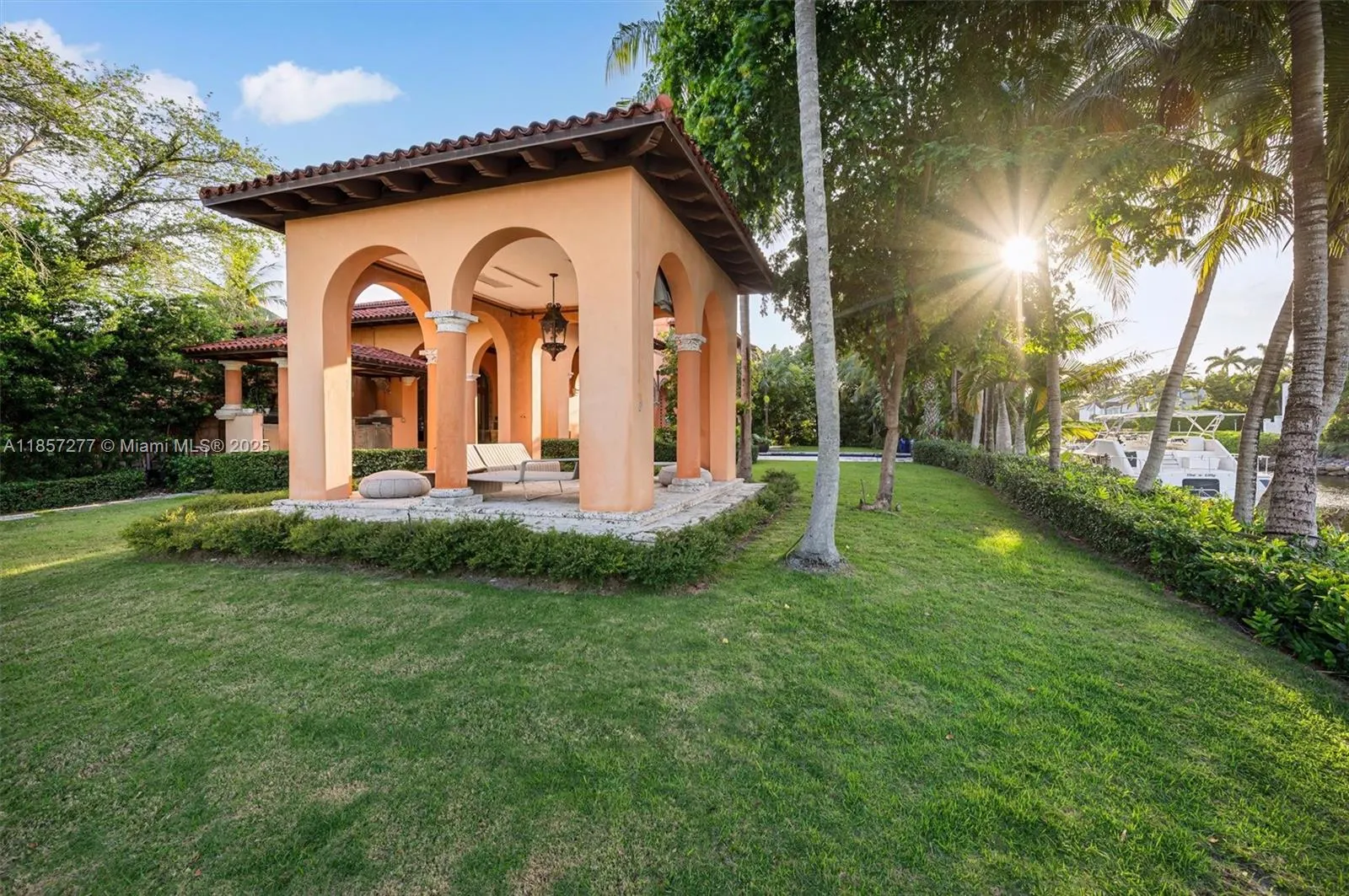 221 Casuarina Concourse