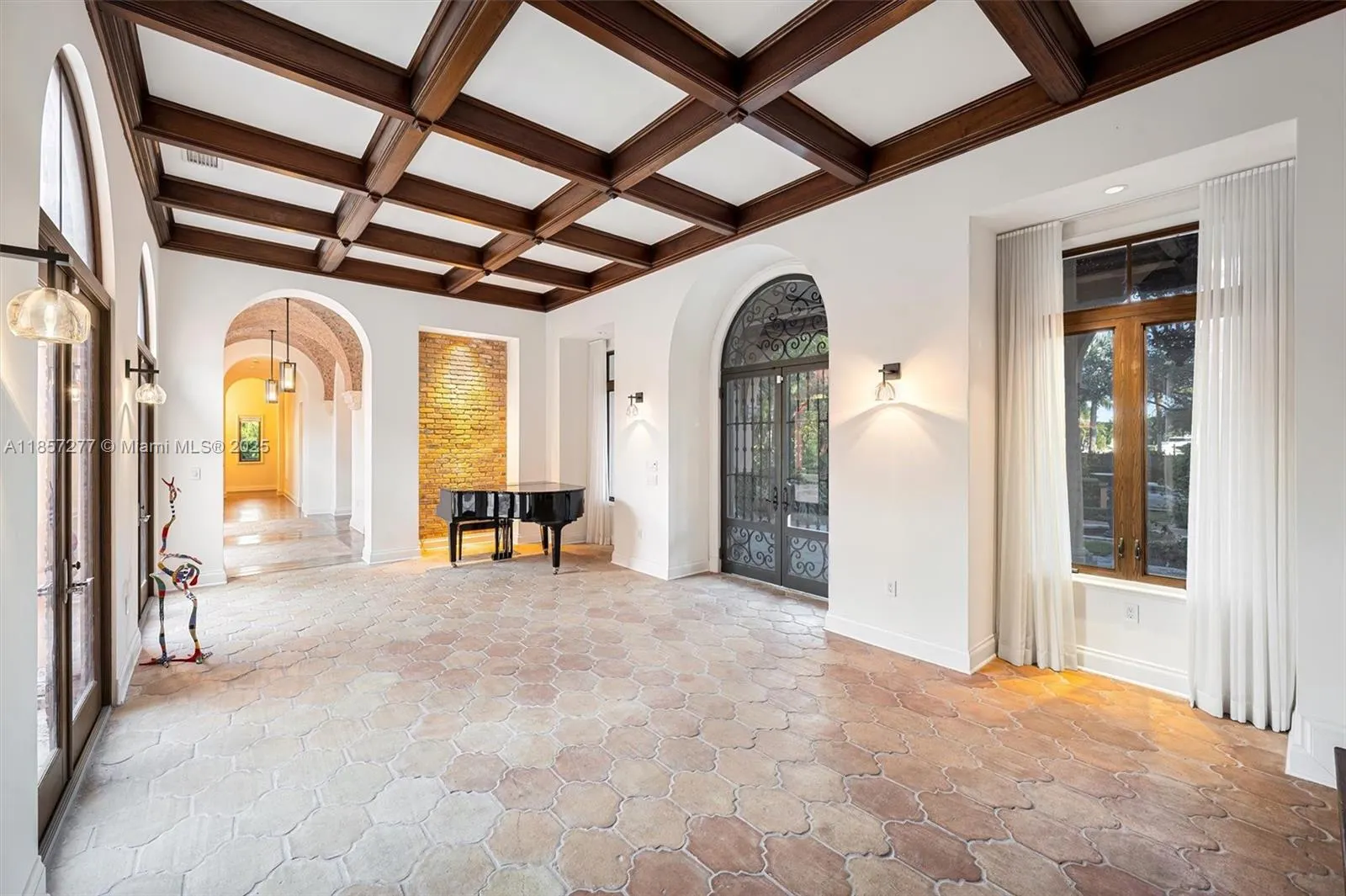 221 Casuarina Concourse