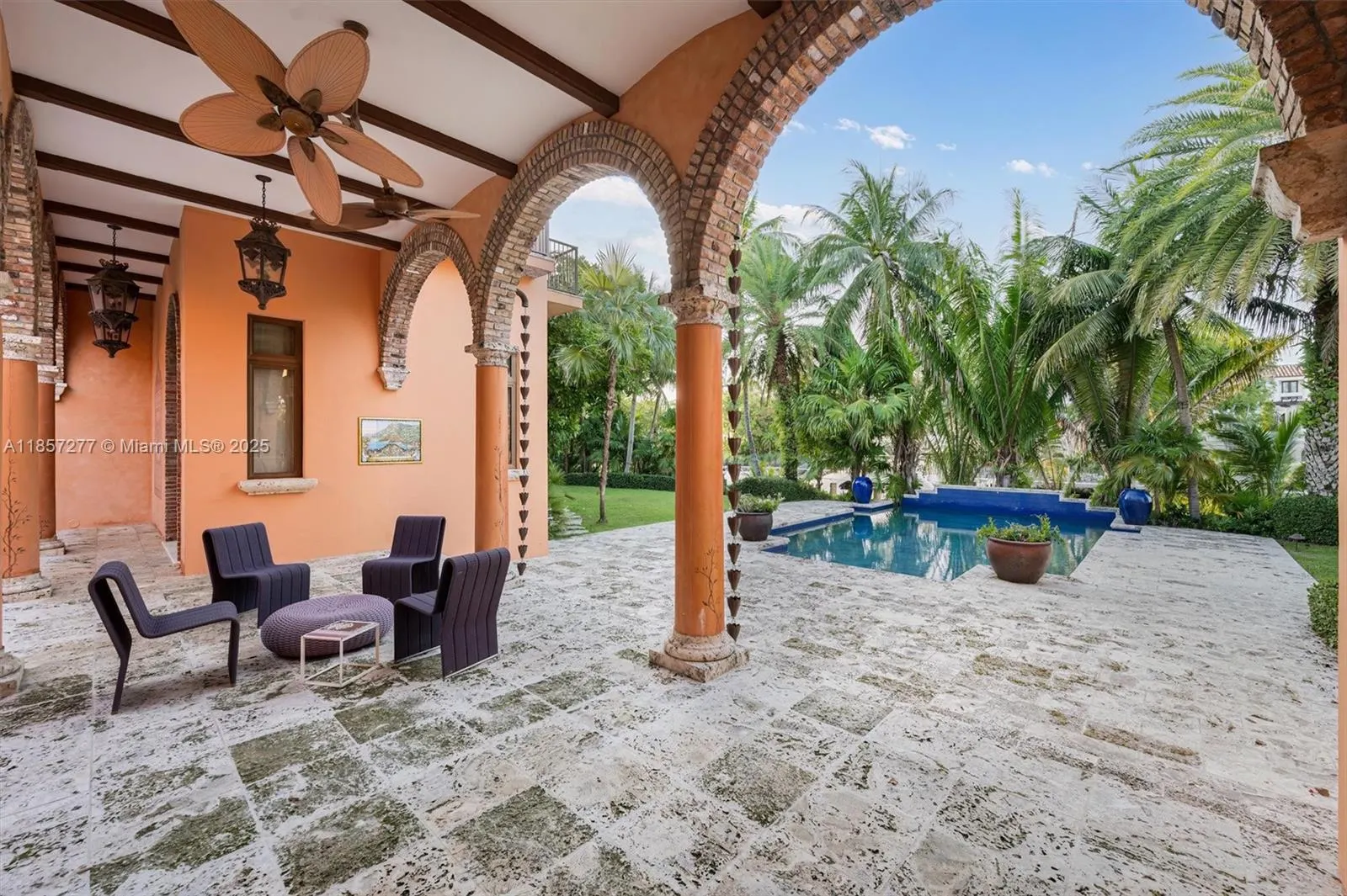 221 Casuarina Concourse