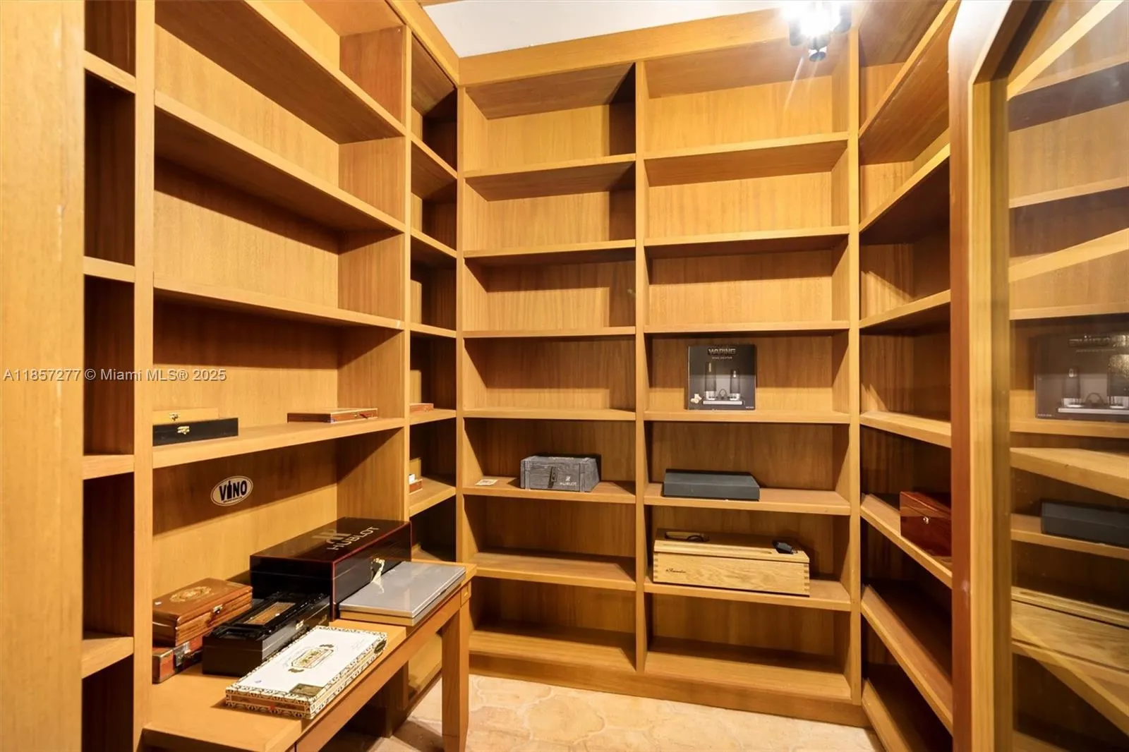 221 Casuarina Concourse