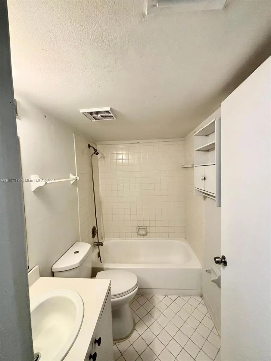 3469 NW 44th St, #106