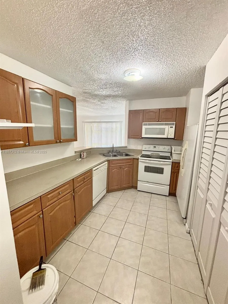 3469 NW 44th St, #106