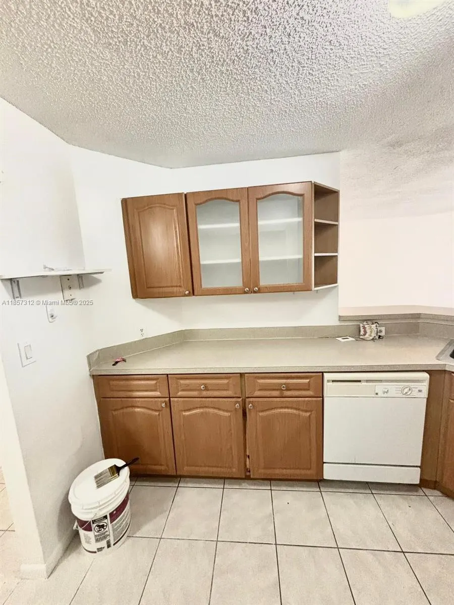 3469 NW 44th St, #106