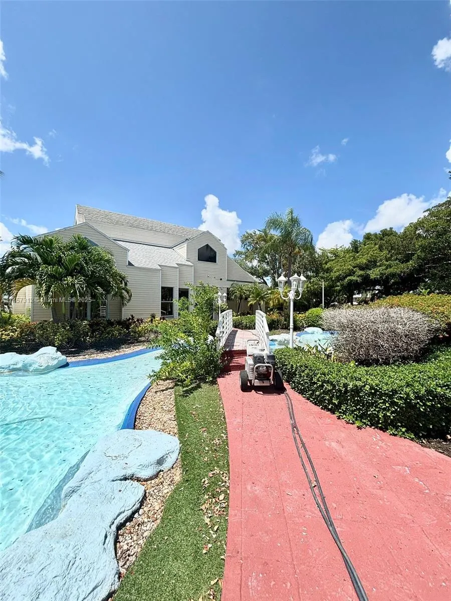 3469 NW 44th St, #106