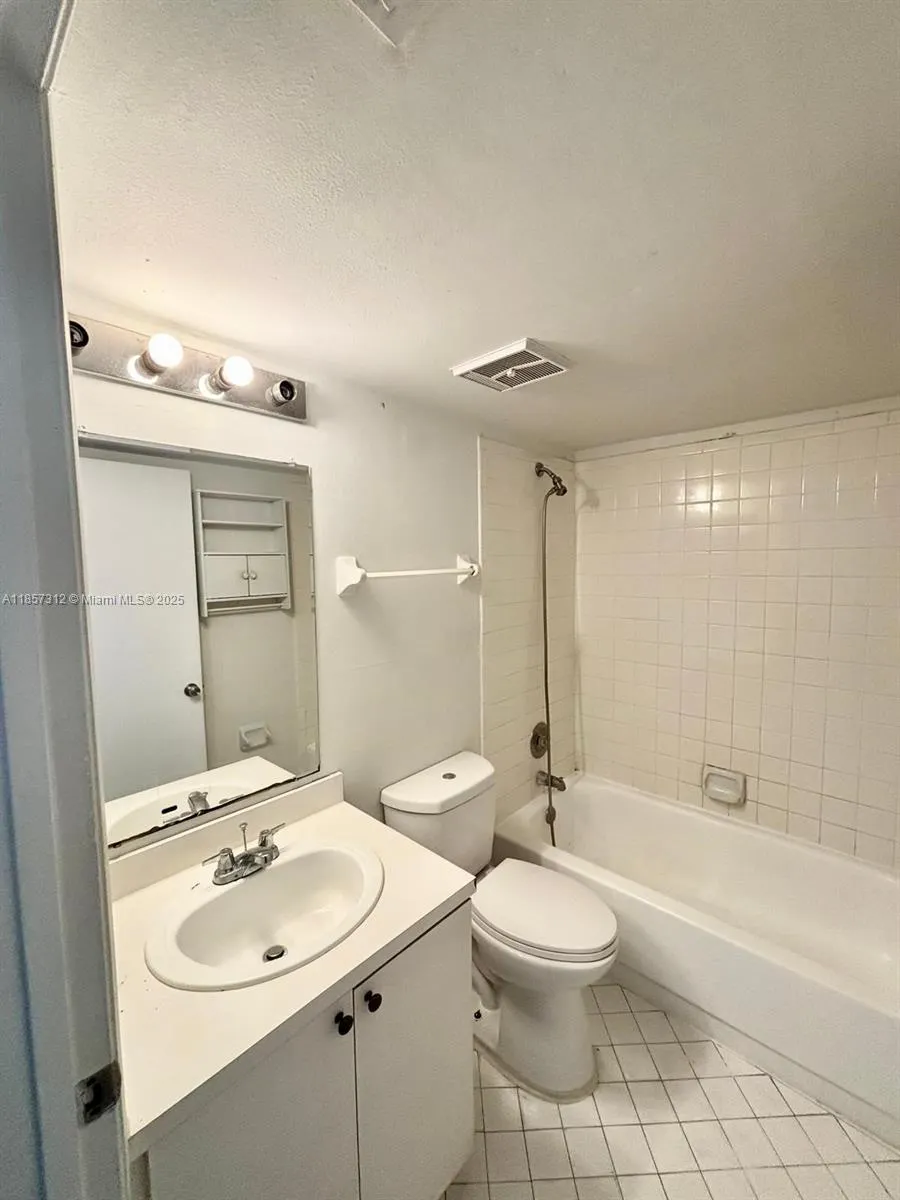 3469 NW 44th St, #106