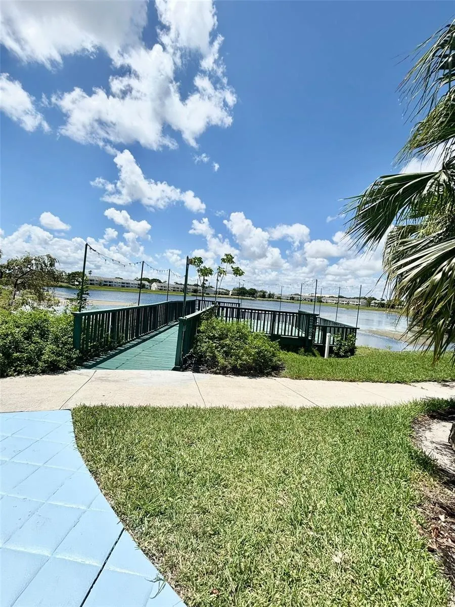 3469 NW 44th St, #106