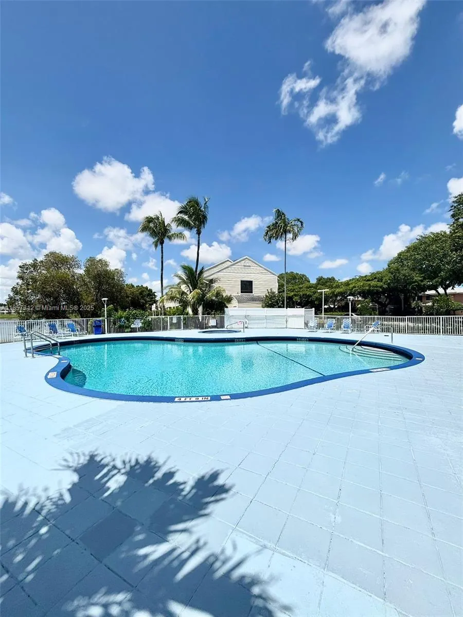 3469 NW 44th St, #106