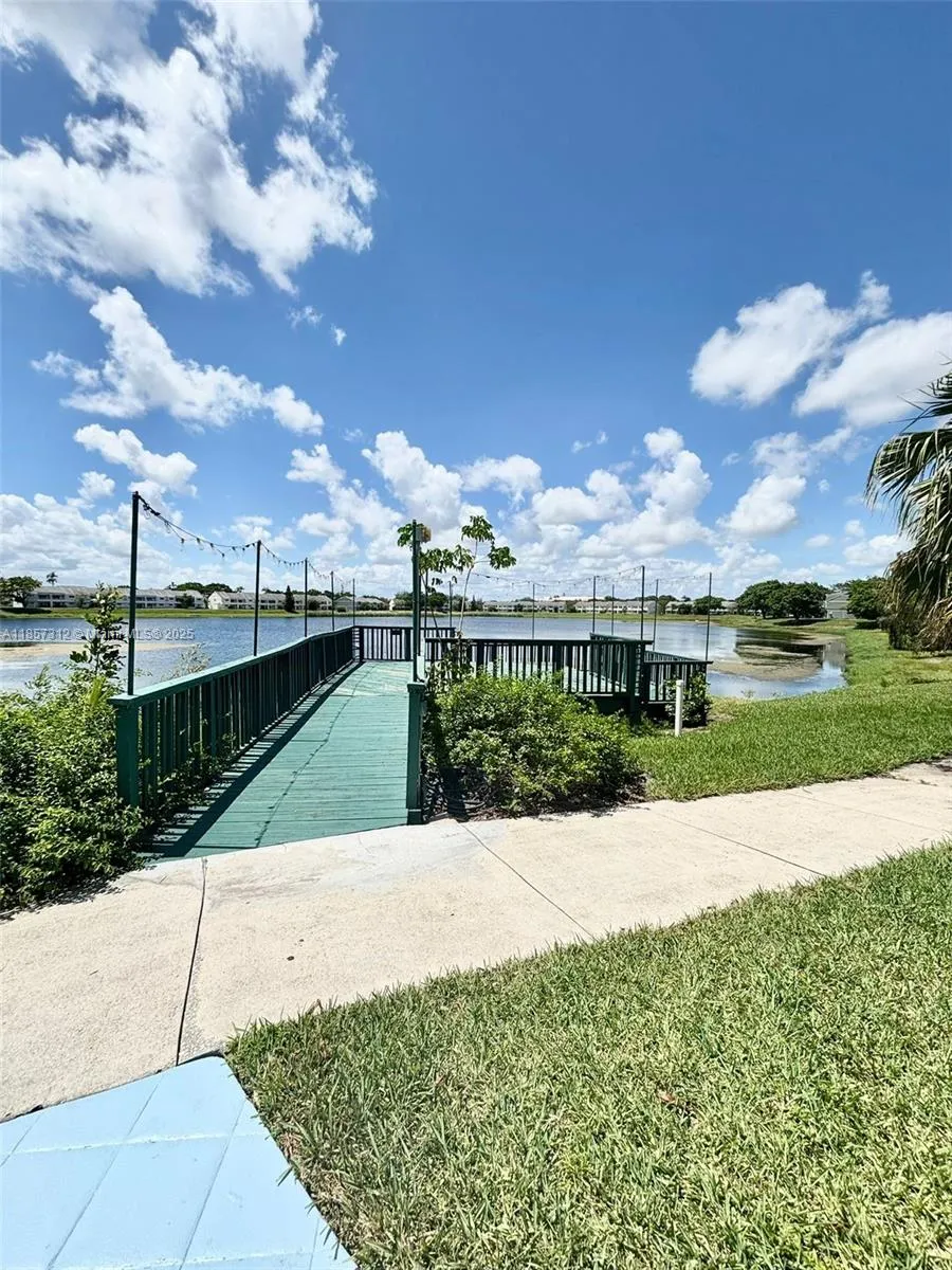 3469 NW 44th St, #106