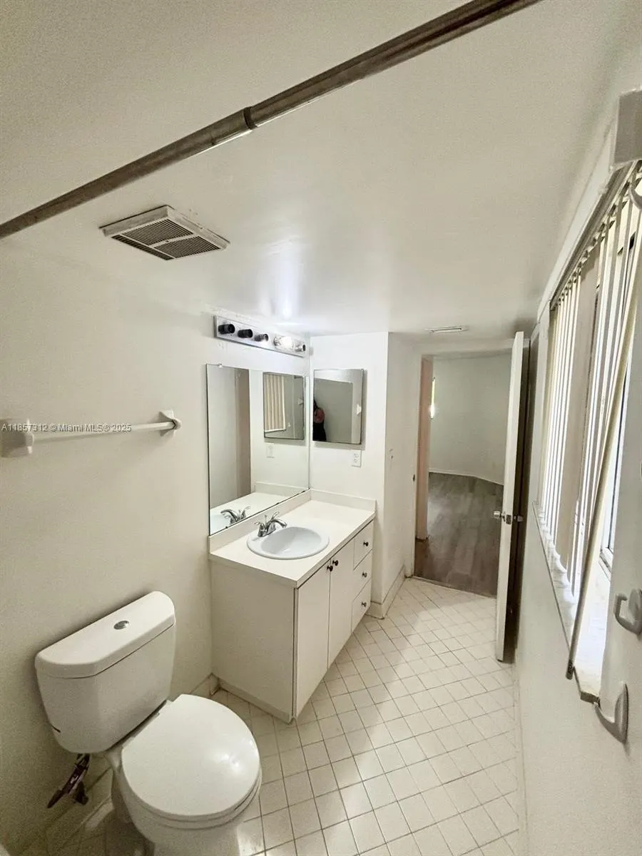 3469 NW 44th St, #106