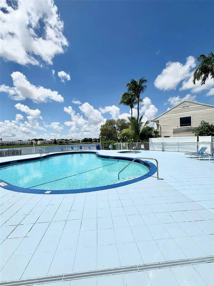 3469 NW 44th St, #106