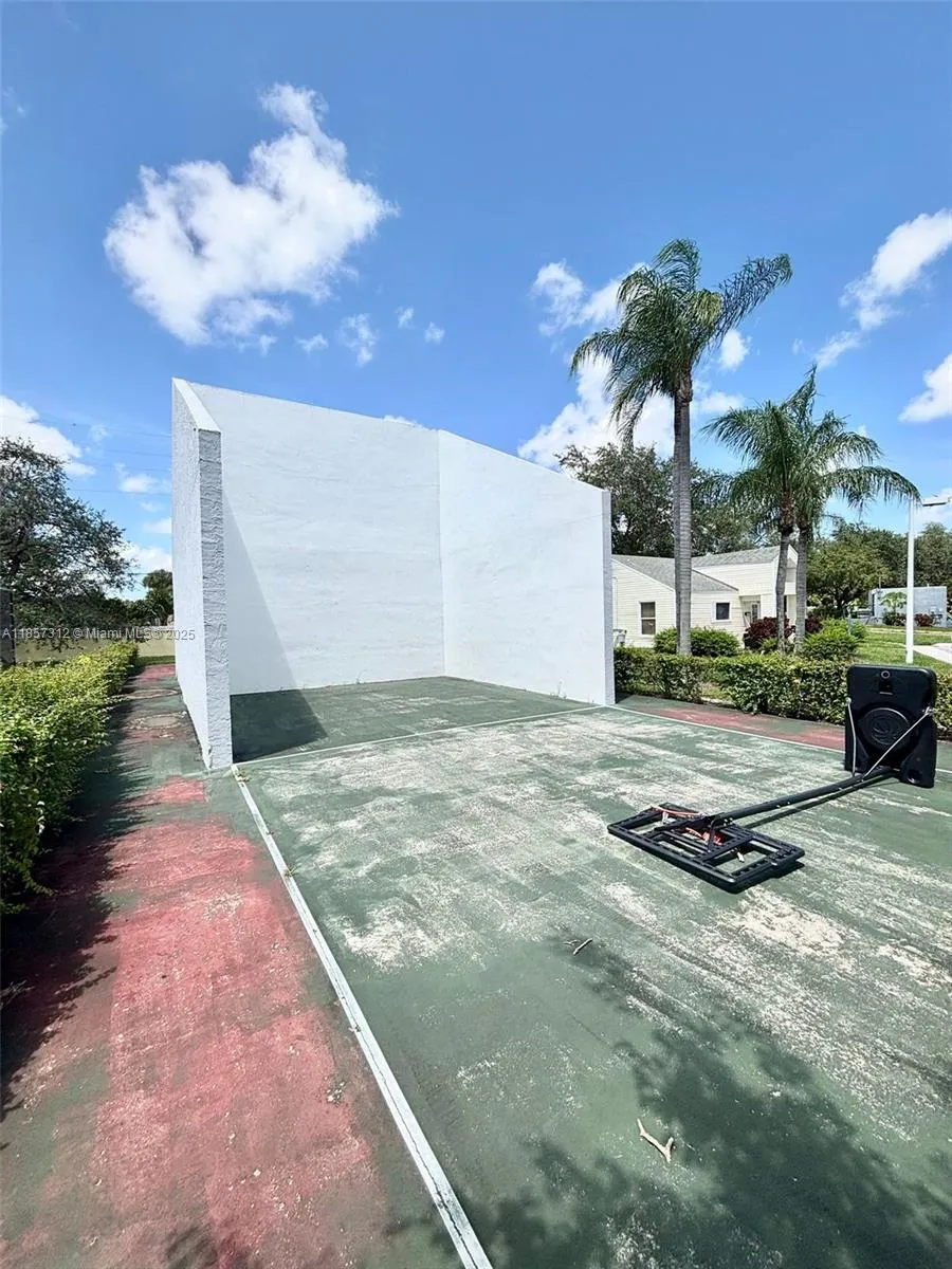 3469 NW 44th St, #106