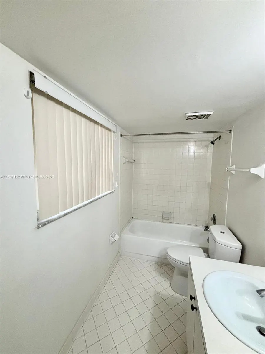 3469 NW 44th St, #106