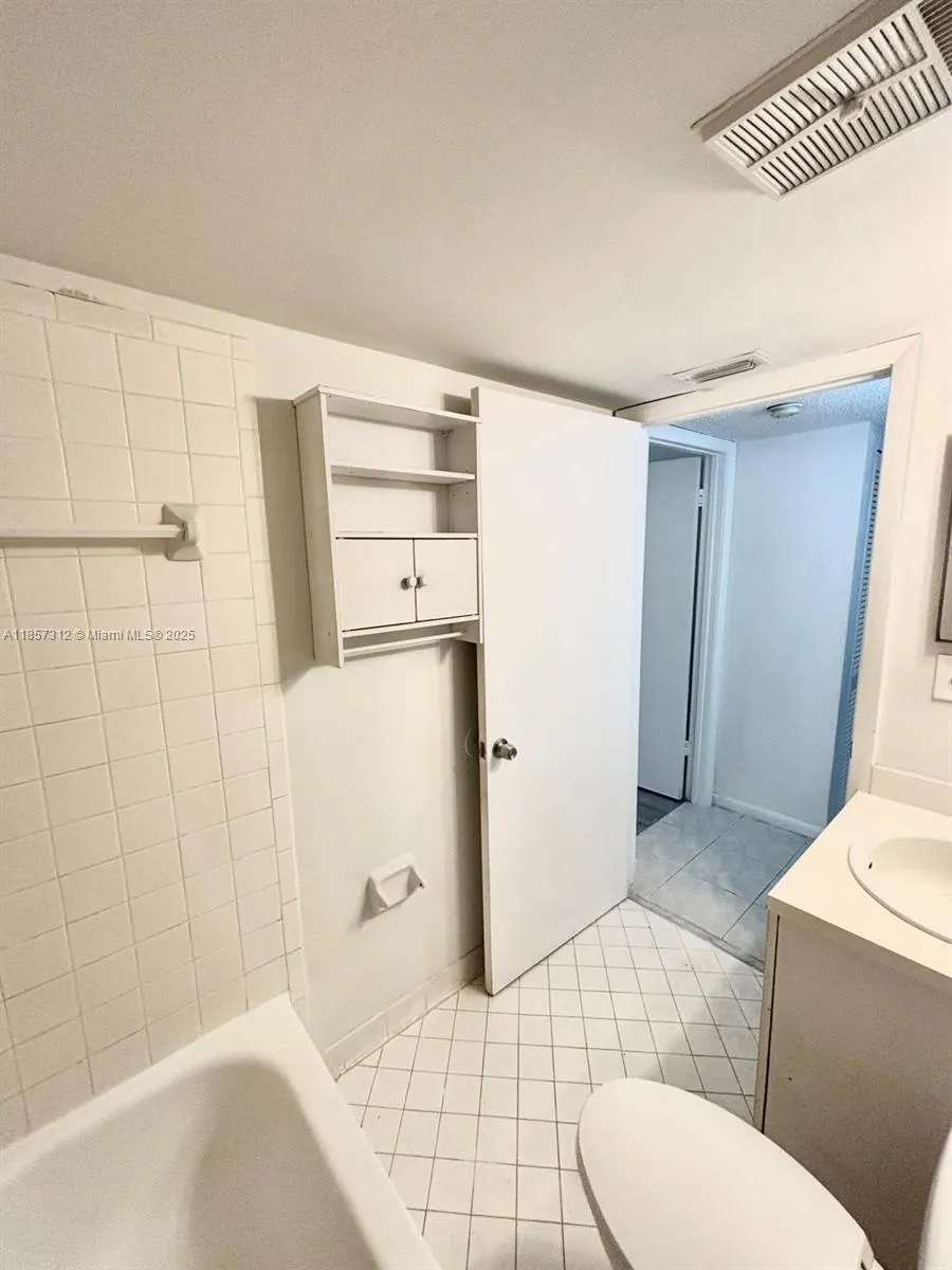 3469 NW 44th St, #106