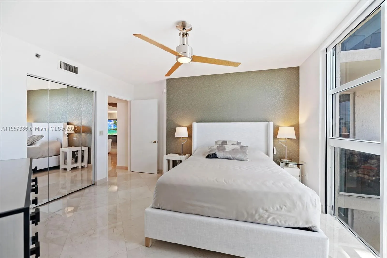 19111 Collins Ave, #2207