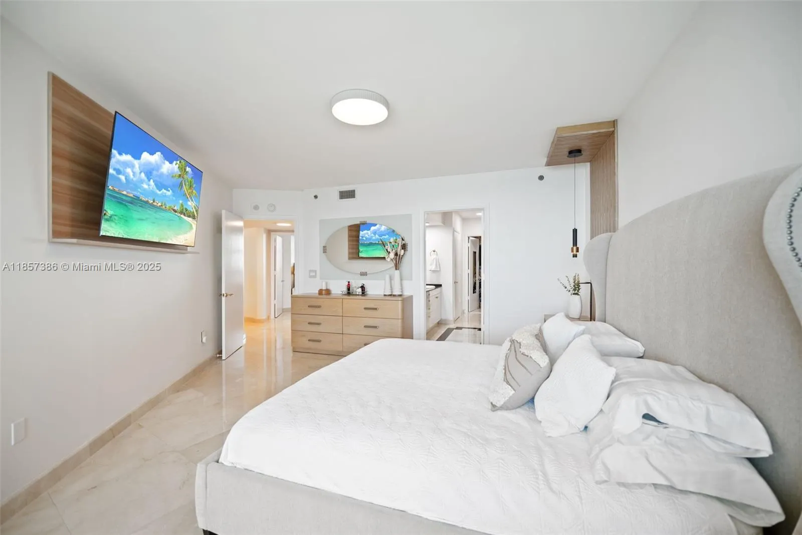 19111 Collins Ave, #2207