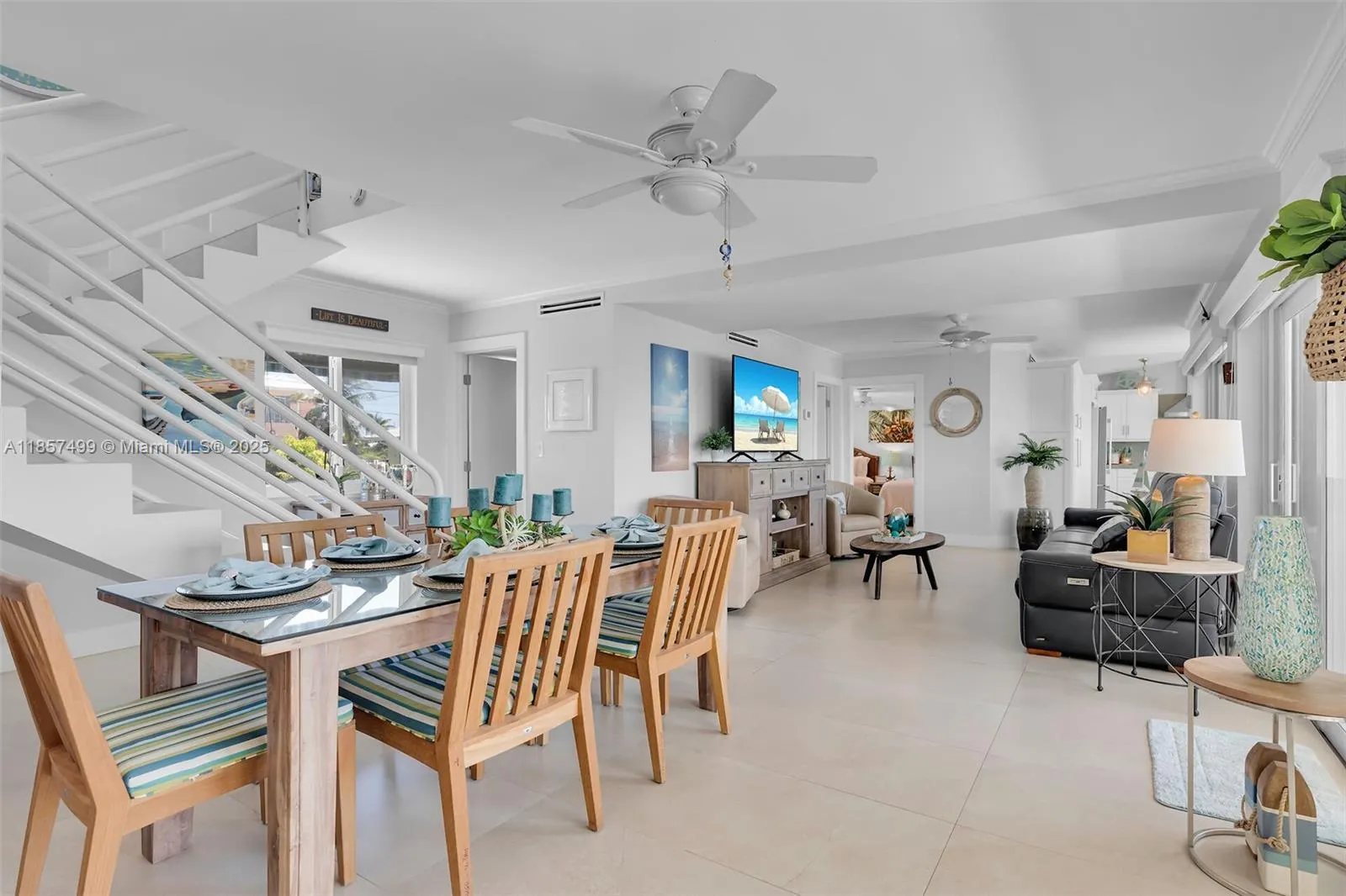 122 Court Contessa