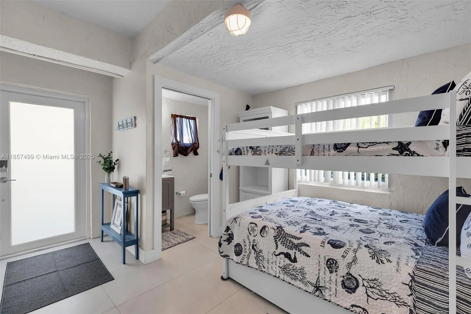 122 Court Contessa