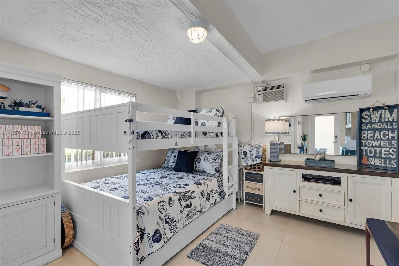 122 Court Contessa