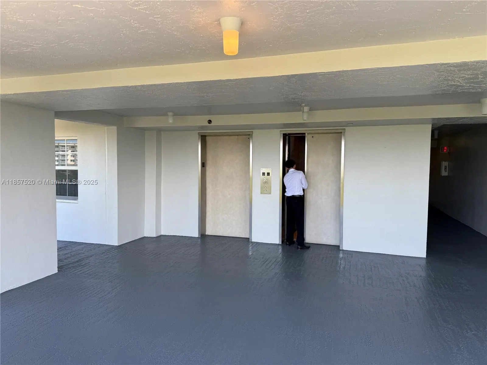 2900 N Course Dr, #609