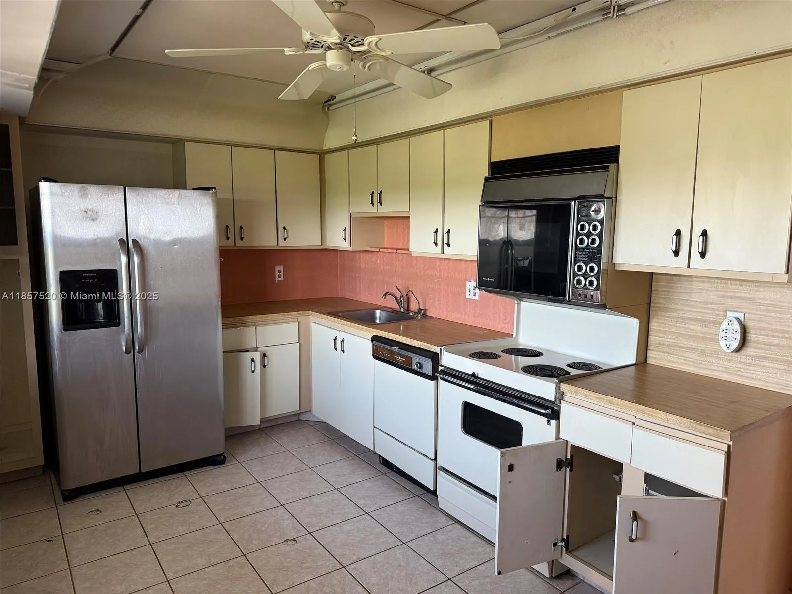 2900 N Course Dr, #609