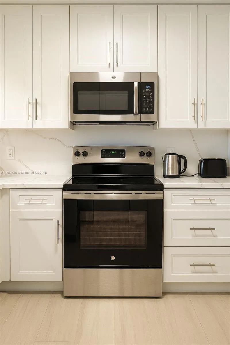 10501 W Broward Blvd, #303