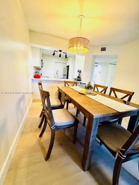 10501 W Broward Blvd, #303