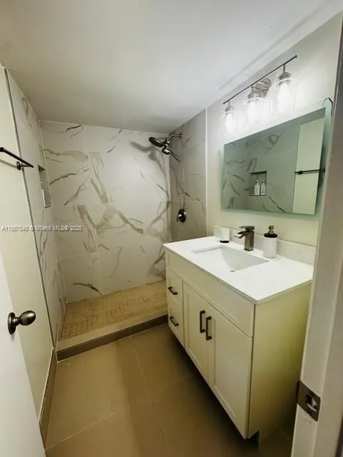 10501 W Broward Blvd, #303