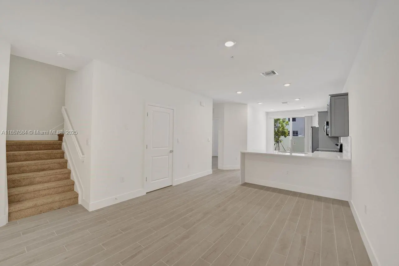 133 SW 171st Way