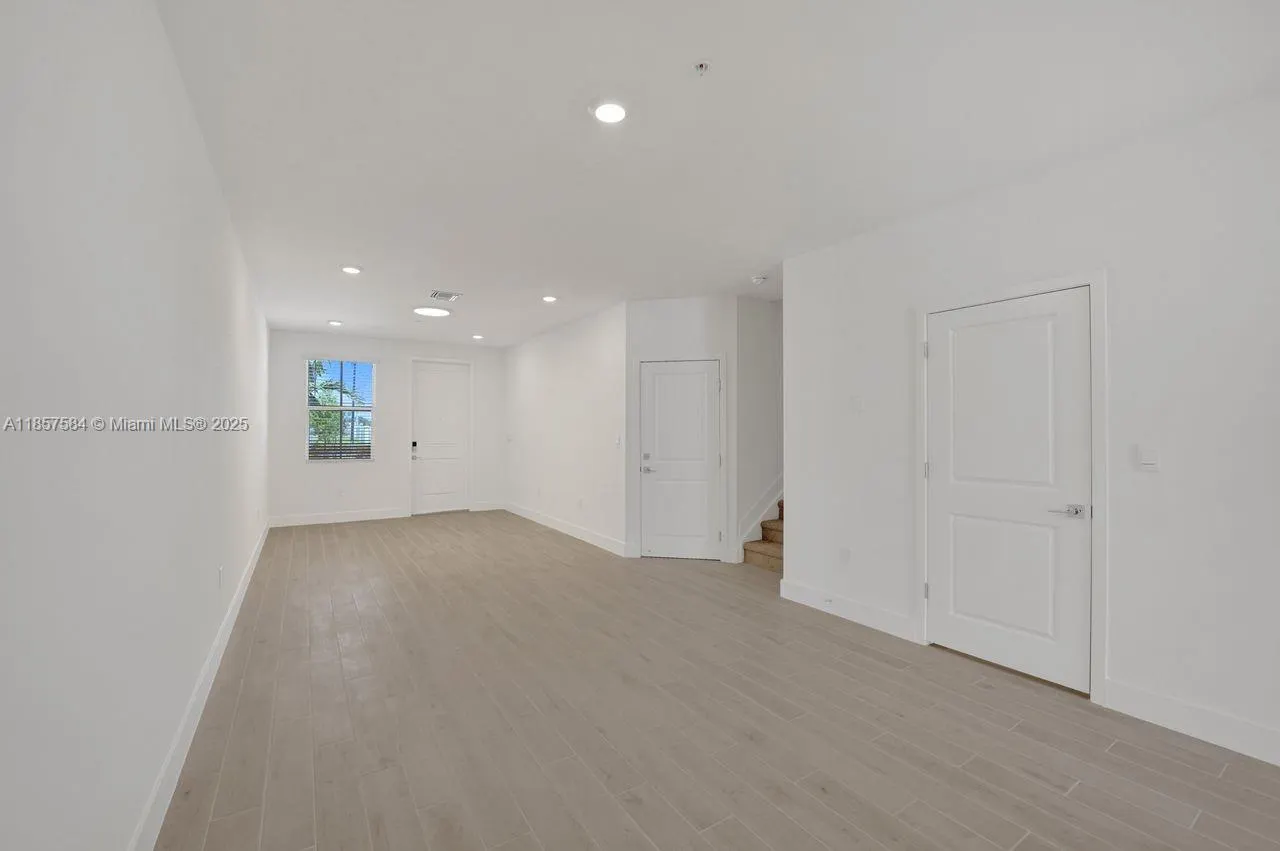 133 SW 171st Way