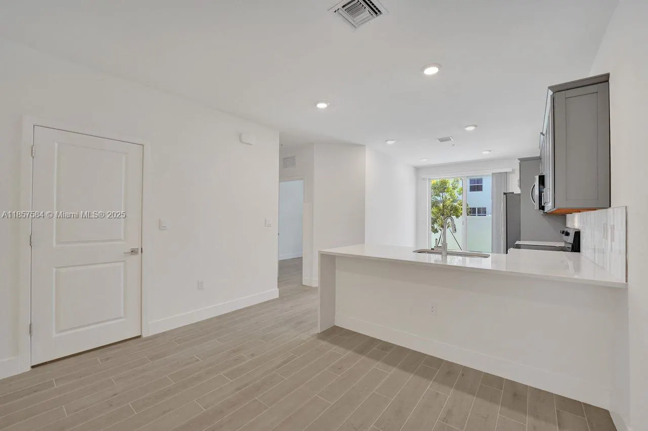 133 SW 171st Way