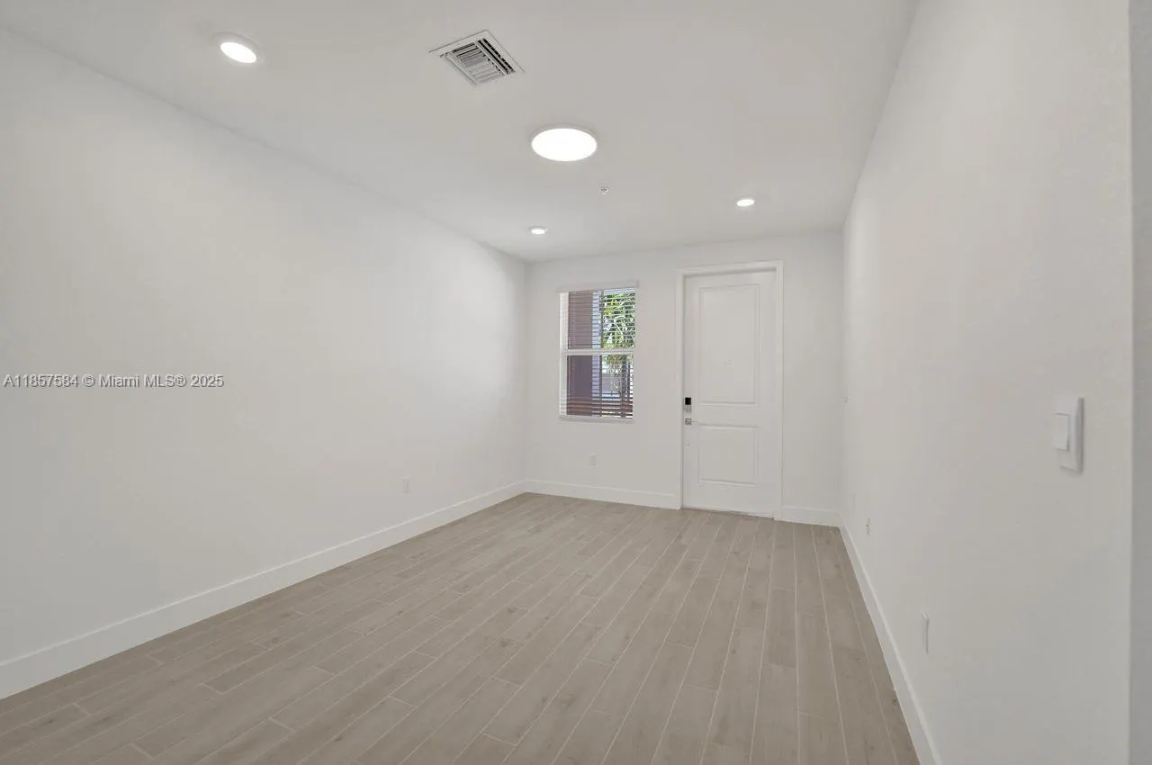 133 SW 171st Way