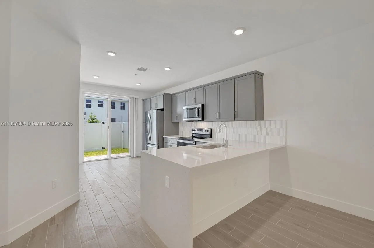 133 SW 171st Way