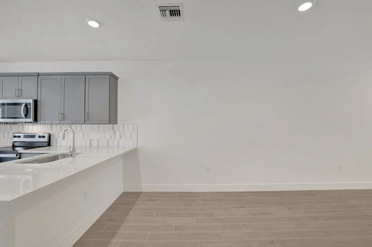 133 SW 171st Way