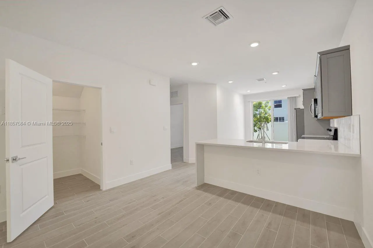 133 SW 171st Way