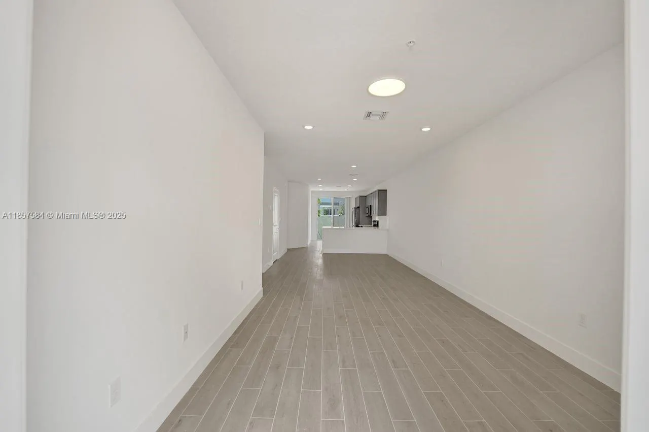133 SW 171st Way