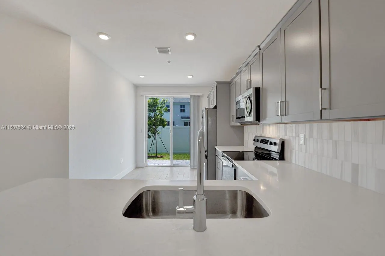 133 SW 171st Way