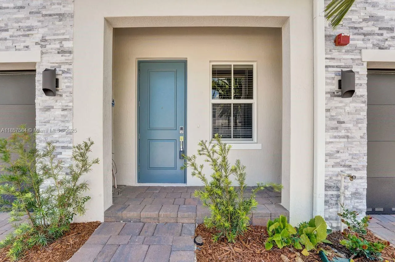 133 SW 171st Way