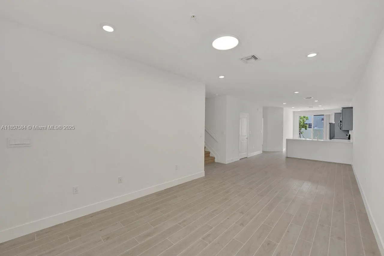 133 SW 171st Way