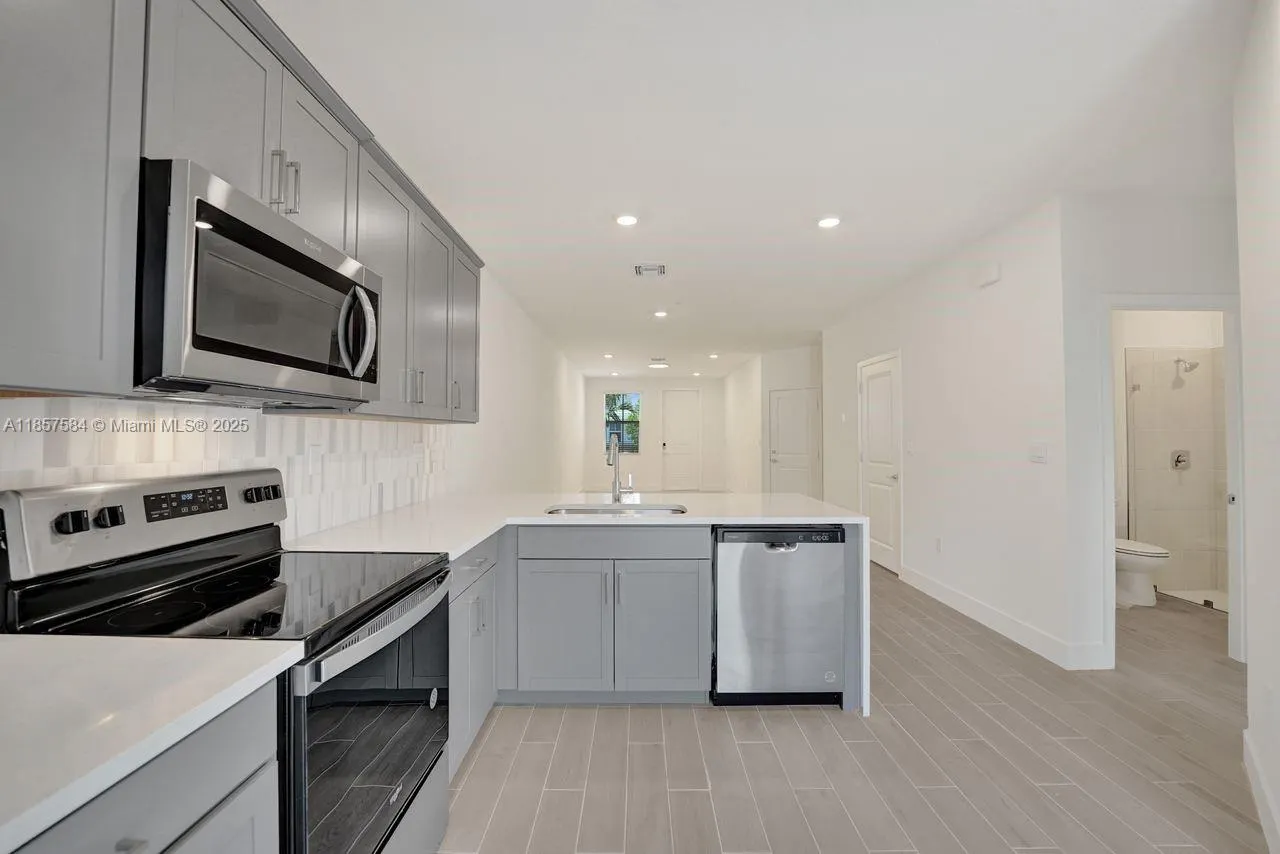 133 SW 171st Way