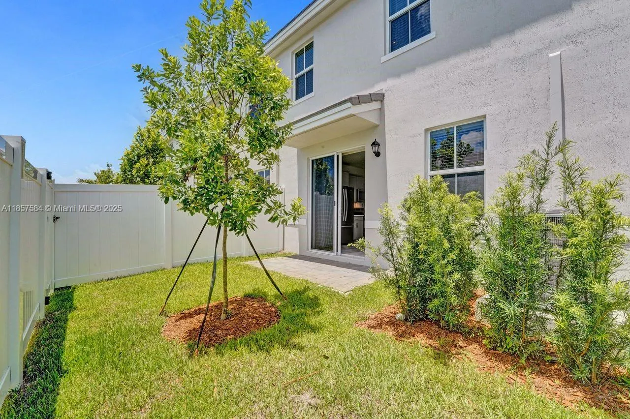 133 SW 171st Way