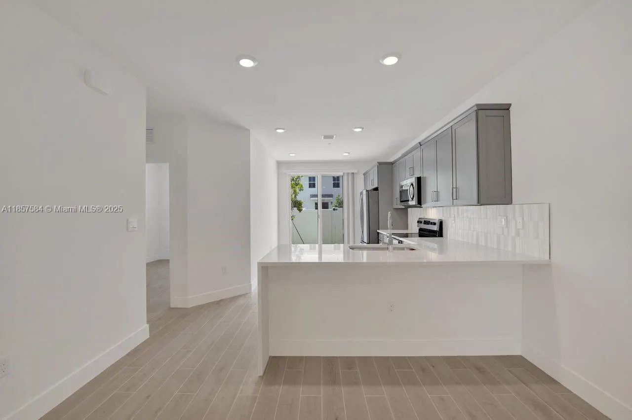 133 SW 171st Way