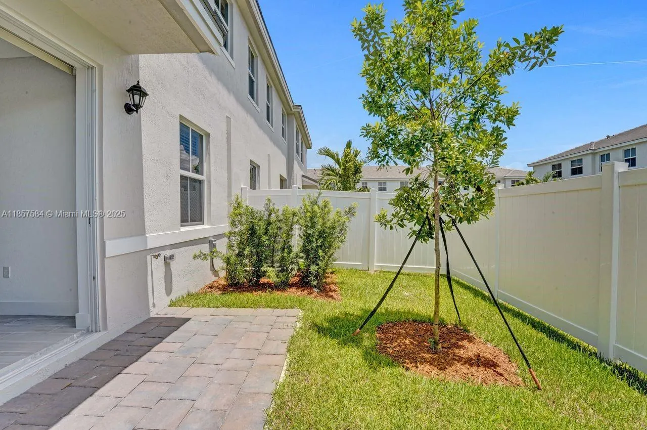133 SW 171st Way