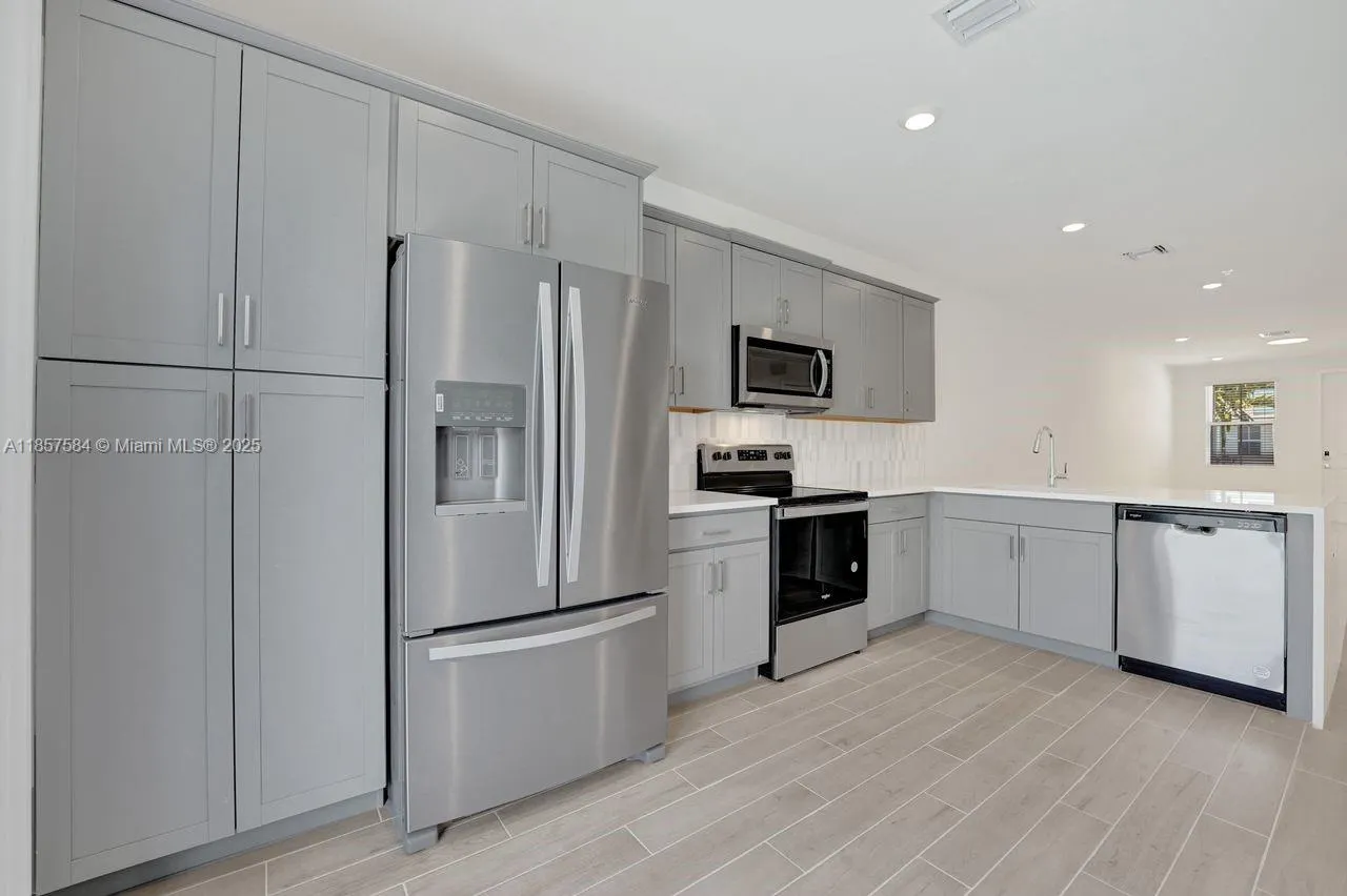 133 SW 171st Way