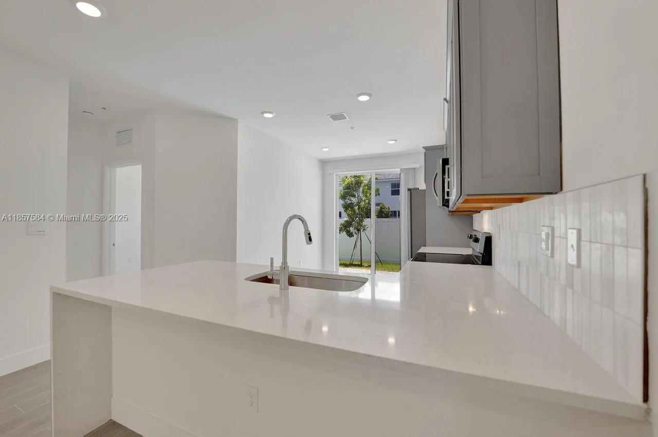 133 SW 171st Way