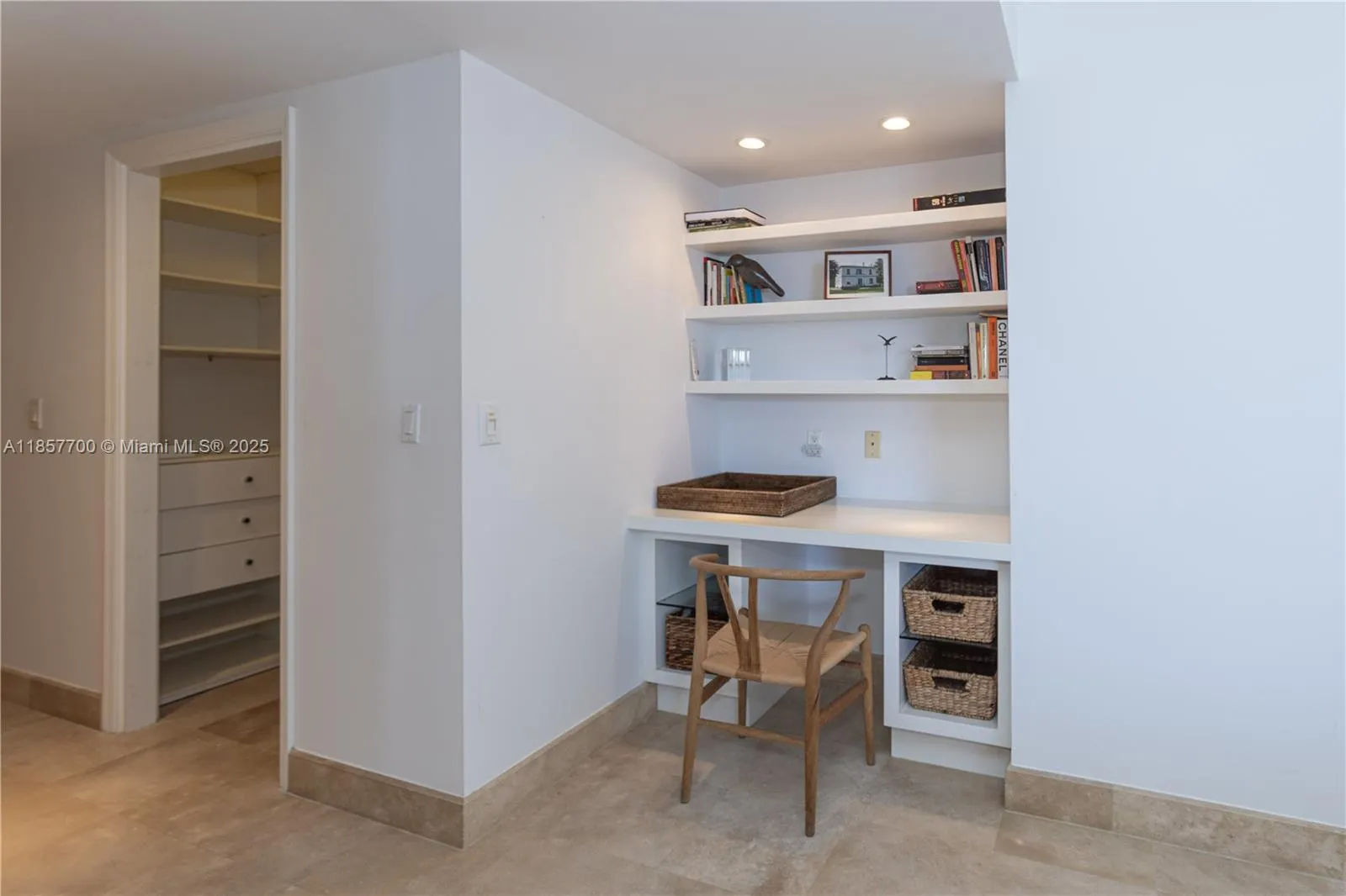 9559 Collins Ave, #S7-D